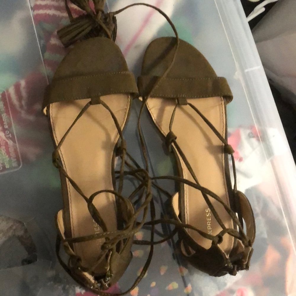 Express sandals